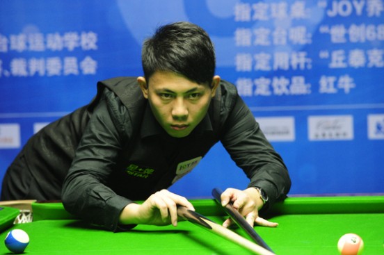 瓜帅：埃德森昨天胃不舒服还吐了，医生决定让他留在曼彻斯特