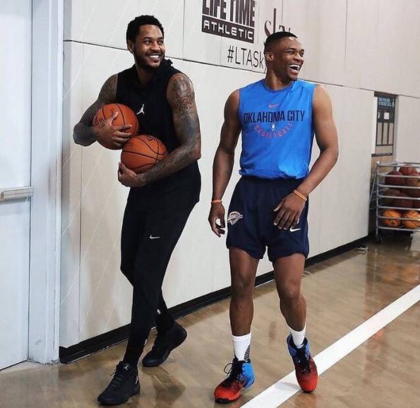 背身做墙 背身做墙